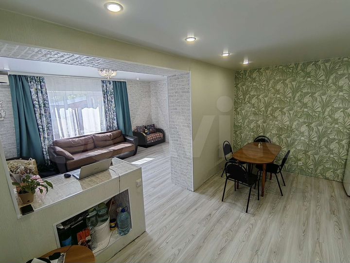 Дом 182 м² на участке 5,2 сот.