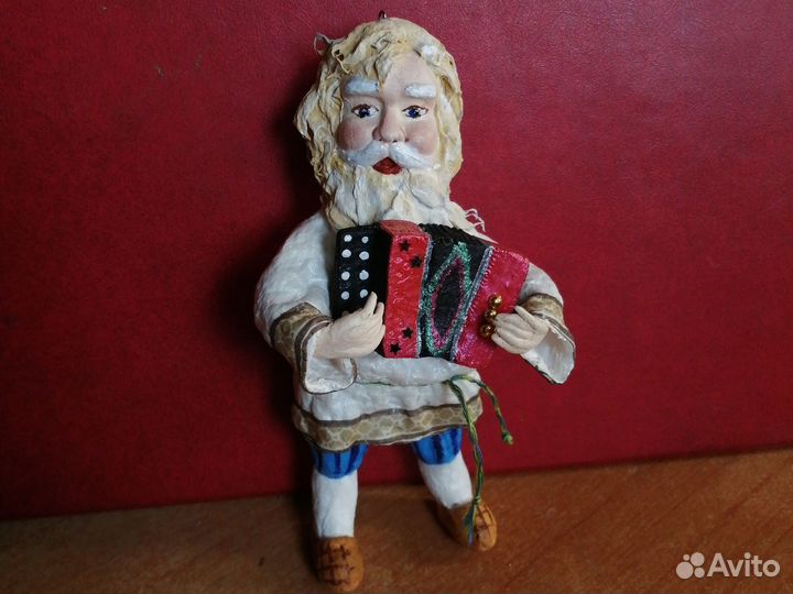 Дед с гармошкой