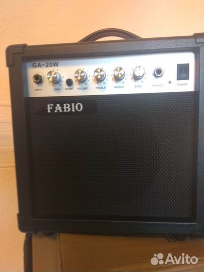 Гитарный комбоусилитель