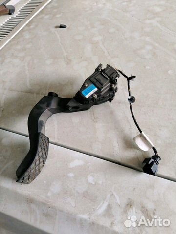 Ауди А6 С5 педаль газа