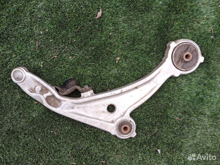 Рычаг передний левый Nissan Teana J32