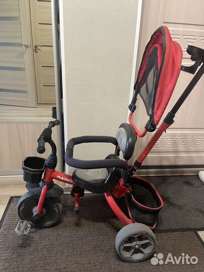 Детский велосипед с ручкой