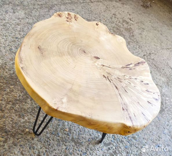 Журнальный столик из массива дерева