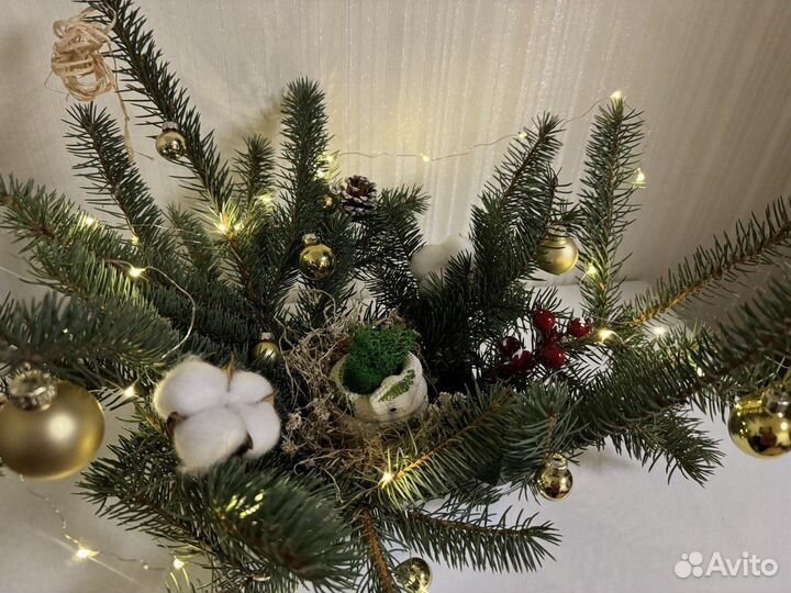 Новогодние букеты из ели и цветочные композиции с