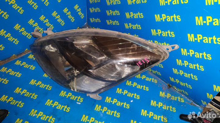 Фара левая Toyota Isis ANM10