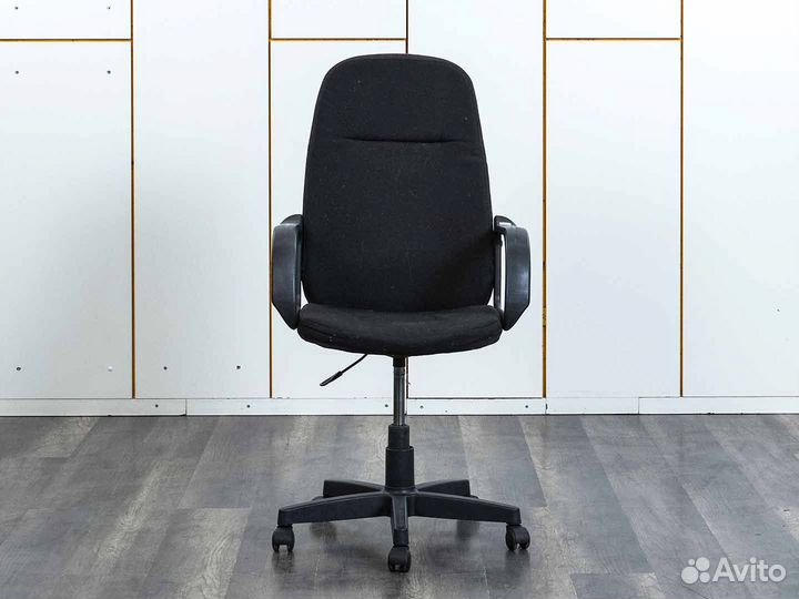 Офисное кресло