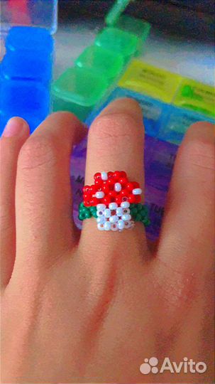 Колечки, ожерелья, браслеты, сережки из бисера