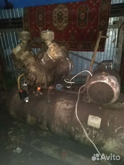 Воздушный компрессор