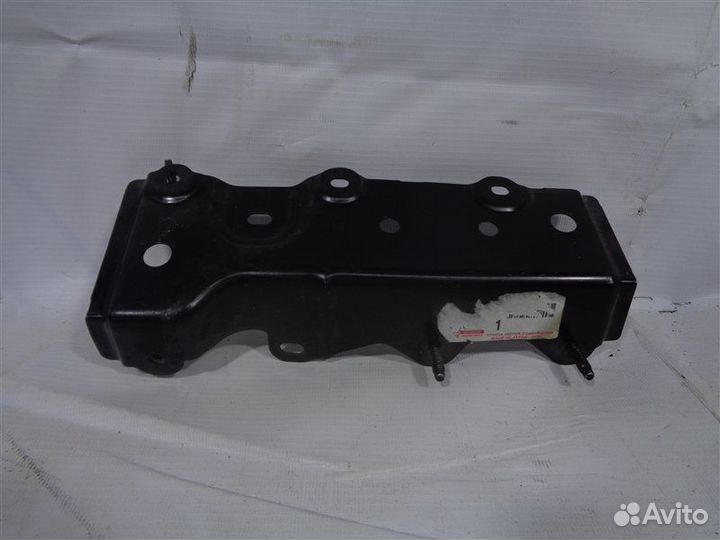 Кронштейн бампера задний правый Lexus Lx570 J200