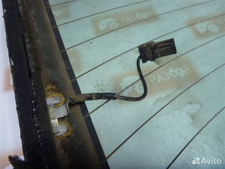 Стекло заднее Nissan Primera P10 CR20 1993