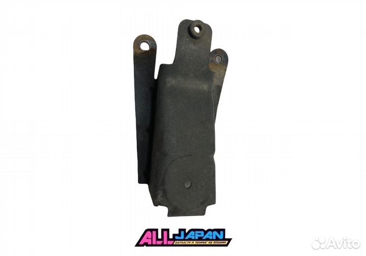 Кронштейн балки, проставка передний Mazda 3 Mps BK