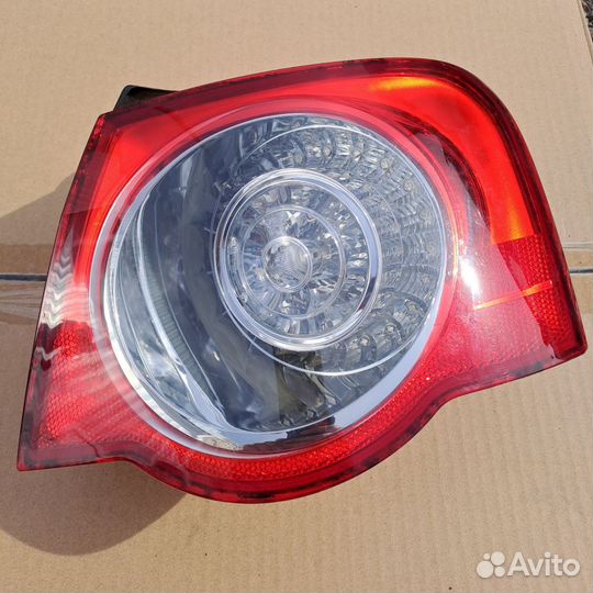 Фонарь задний правый Volkswagen Passat B6 седан