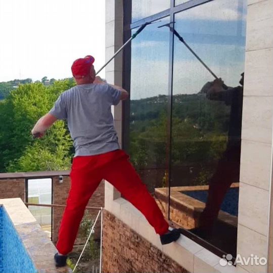 Уборка, мытье окон фасадов витрин