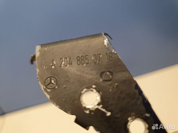 Кронштейн бампера переднего левый Mercedes C-klasse W204 2007-2015