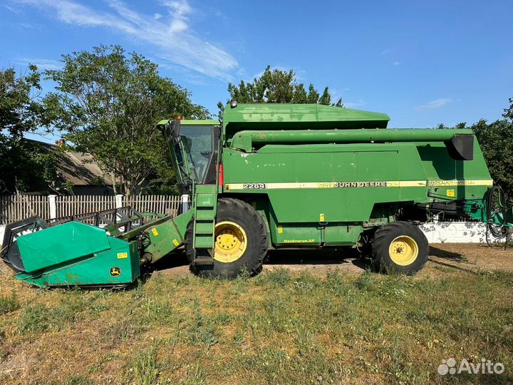 Комбайн John Deere 2264, 2000