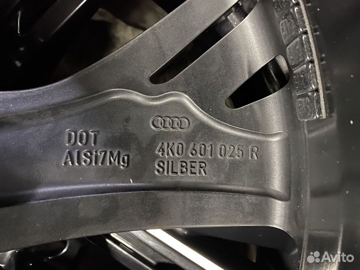 Оригинальные колеса Audi RS6 C8 / RS7 R22