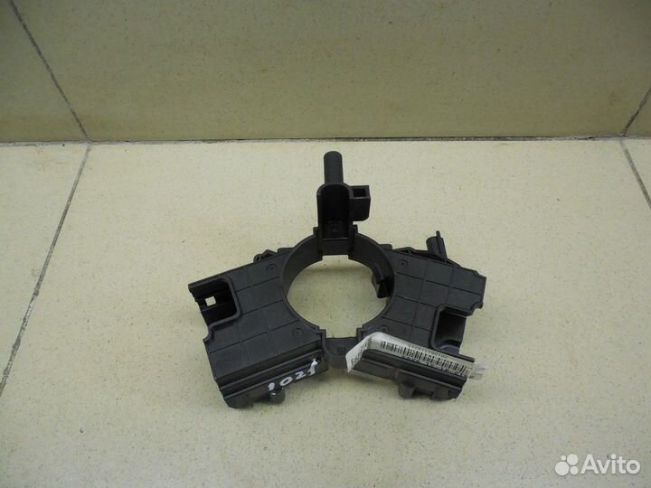 Кронштейн (сопут. товар) Aveo (T300) 2011