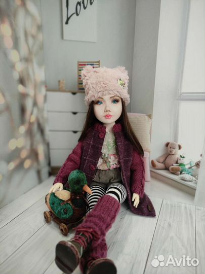 Кукла ручной работы с одеждой