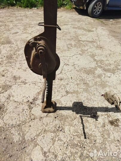 Домкрат поездной