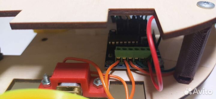 Роботот на базе ардуино