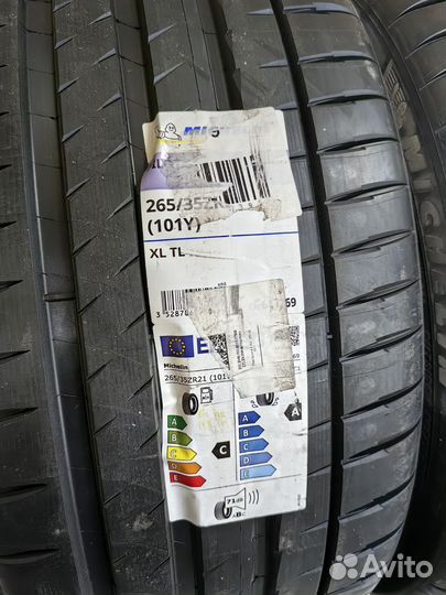 Michelin Pilot Sport 4 S 265/35 R21