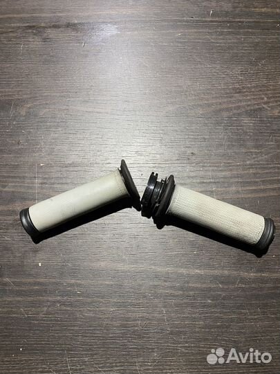 Грипсы + ручка газа для Suzuki GSR750 11-16