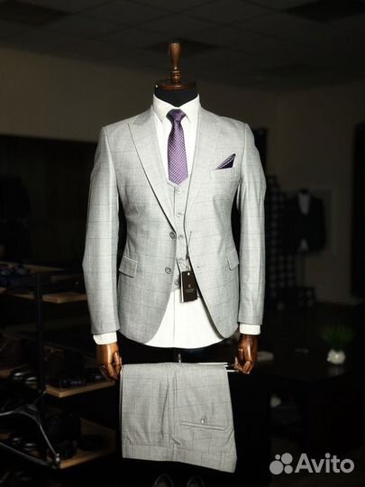 Мужской классический костюм. Костюм тройка