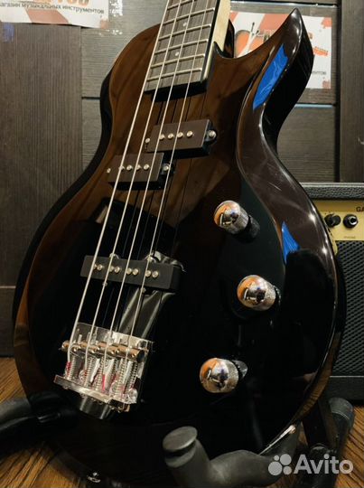 Бас гитара + комбик + чехол (комплект)