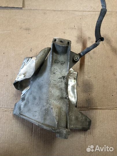 Кронштейн двигателя правый Audi A4 8D0199308L