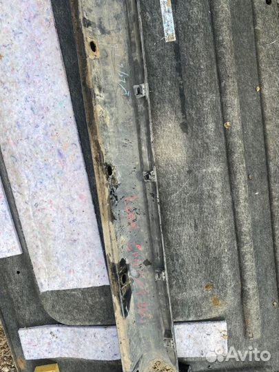 Накладка порога левая Toyota Land Cruiser 200