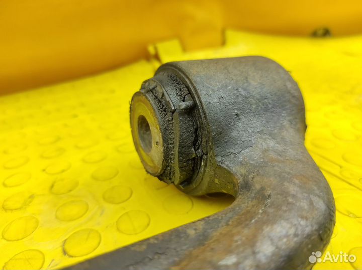 Рычаг передний левый Mercedes-Benz W116 M110.922