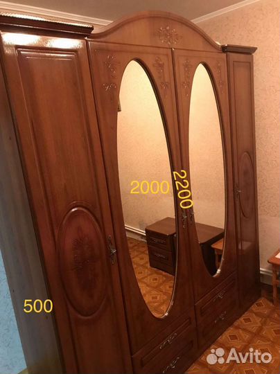 Спальный гарнитур