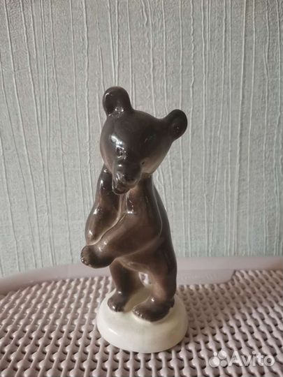 Фарфоровая статуэтка Бурый медведь (лфз)