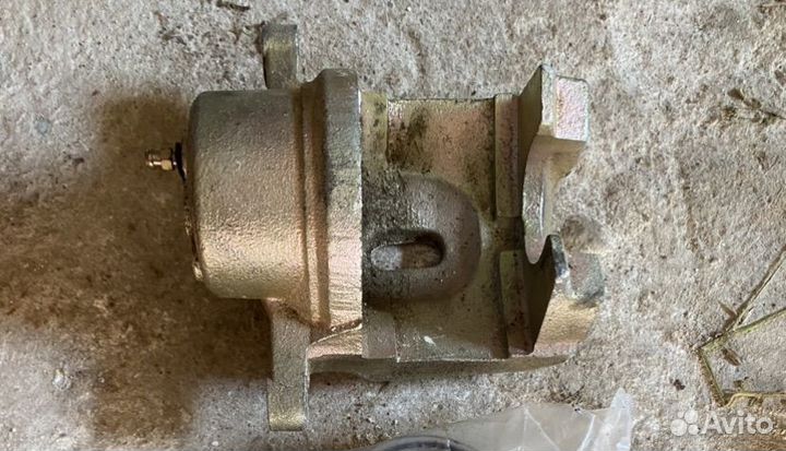 Передний тормозной суппорт Lifan Solano