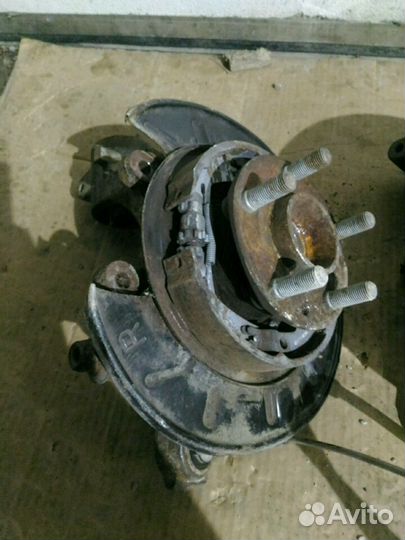 Поворотный кулак задний Ленд Ровер Фрилендер 2