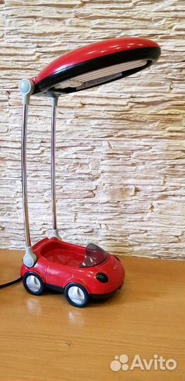 Продам лампу настольную 