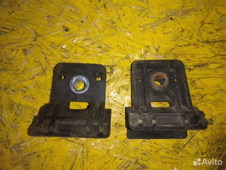 Крепление радиатора Opel Astra P10 A17DTJ 2011