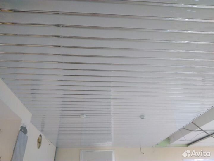 Реечные потолки. Комплект 1,72*1,5 м. Бел.гл./хром