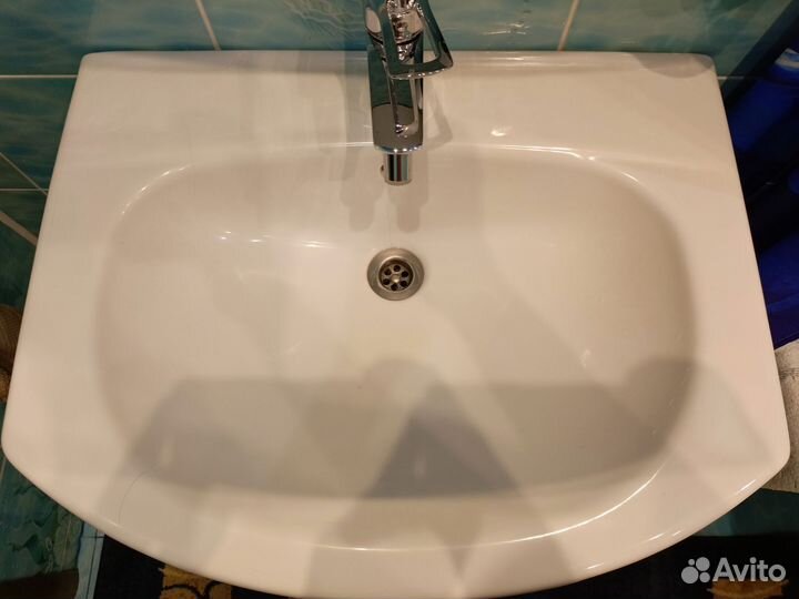 Продам раковина с тумбой и зеркалом б/у