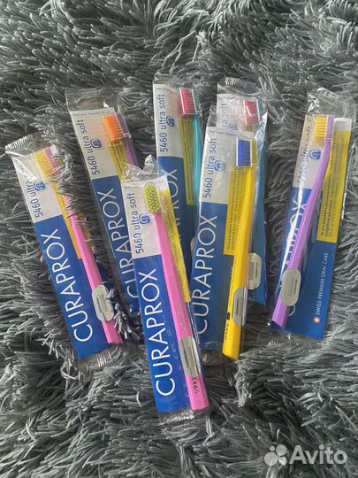 Зубная щетка Biorepair и Curaprox