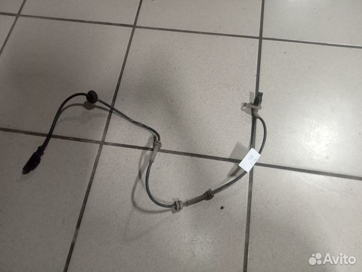 Задний правый датчик абс Лада Веста