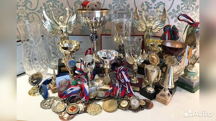Медали, кубки, спортивные награды