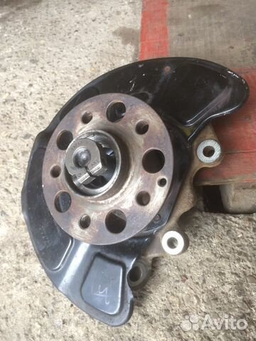 Поворотный кулак на мерседес w212.левое