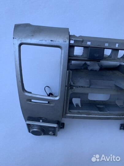 Центральная консоль газ 31105