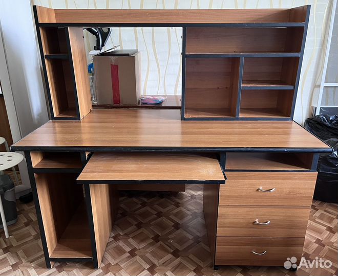 Компьютерный стол