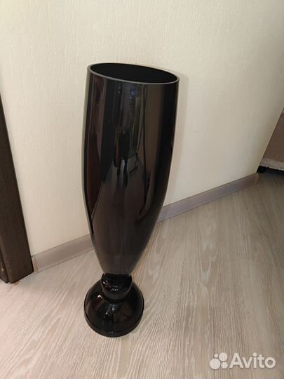 Ваза напольная,черная,стекланная,большая(60на 20 с