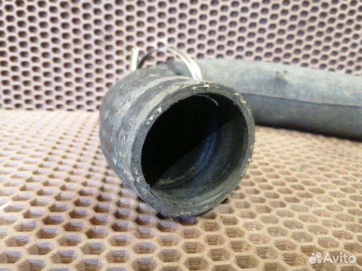 Патрубок интеркулер Audi A4 B9 CYR 2.0 2016