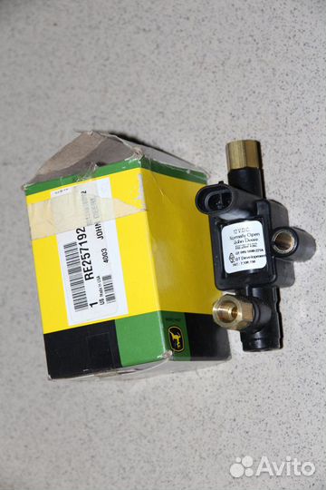 AN206621 держатель форсунки john deere