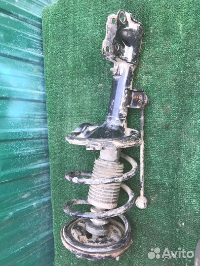 Амортизатор подвески передний правый Mitsubishi