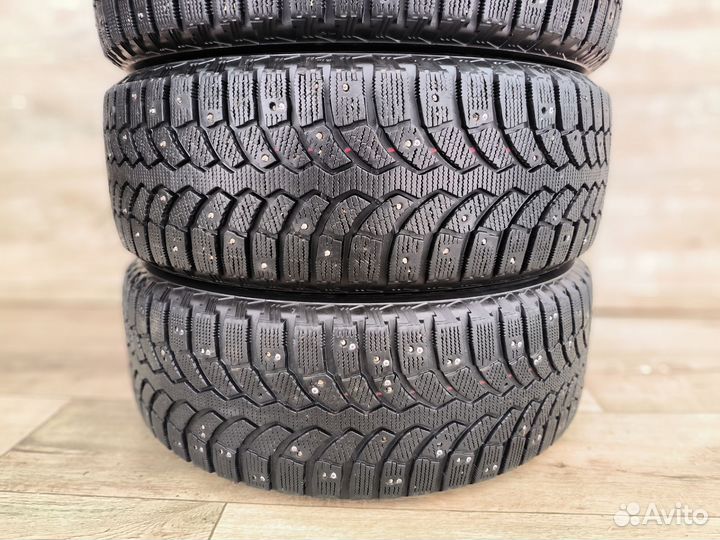 Bridgestone Blizzak Spike-01 205/60 R16